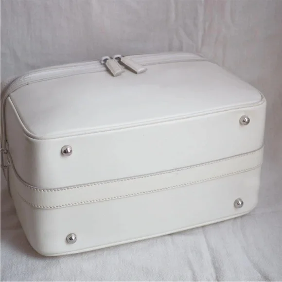 Gucci White Leather Handbag with Bamboo Handle - Picture 6 of 11